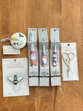 Crochet Gift Set: 3 Yarnology Luxury Hooks, Artiste Scissors, Tape & Needle